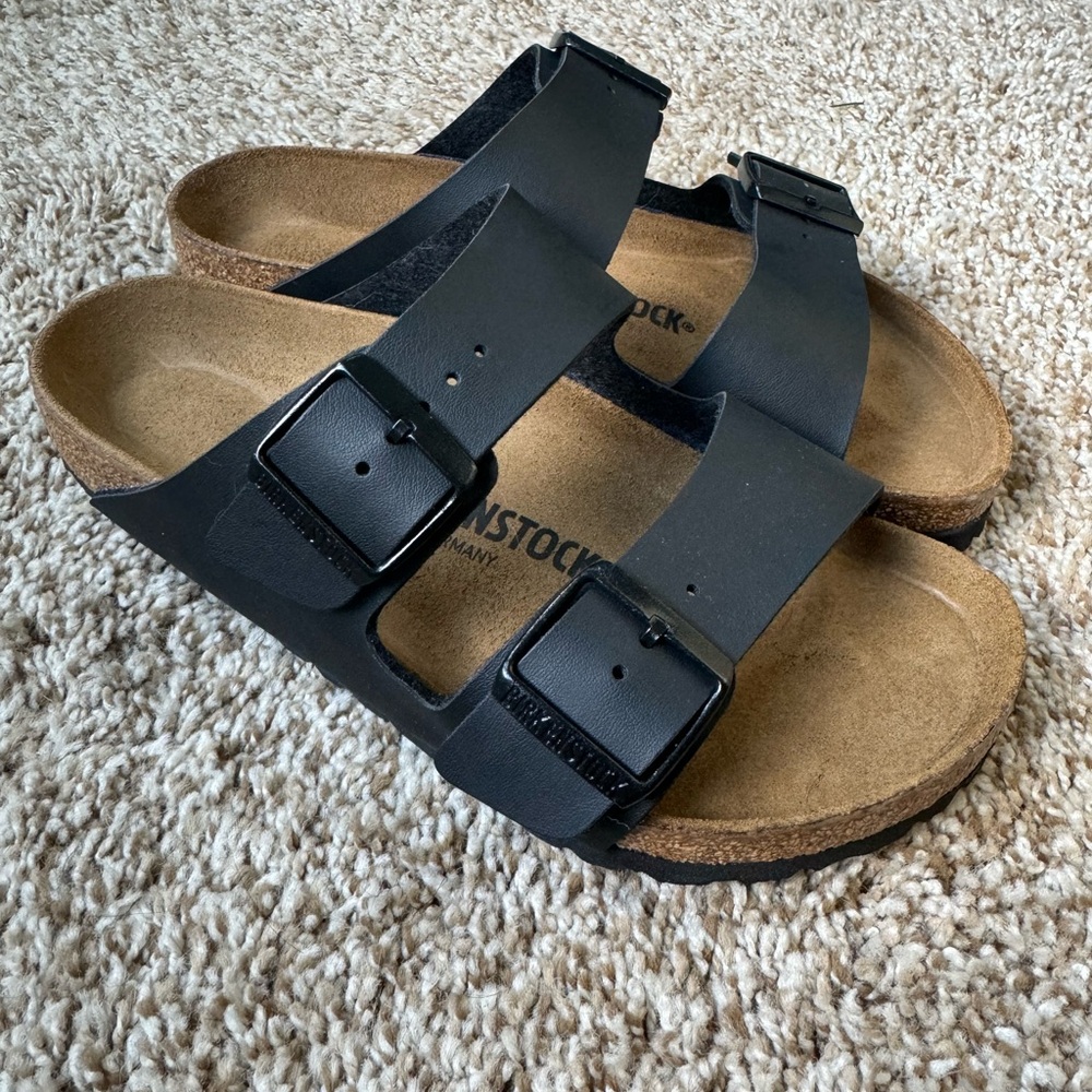 NWT Birkenstock Arizona black with black buckle